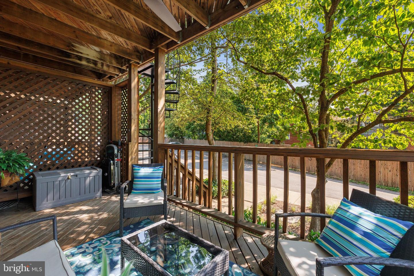 3 RUSSELL RD #3B, ALEXANDRIA, Virginia 22301, 2 Bedrooms Bedrooms, ,1 BathroomBathrooms,Residential,For sale,3 RUSSELL RD #3B,VAAX2045646 MLS # VAAX2045646