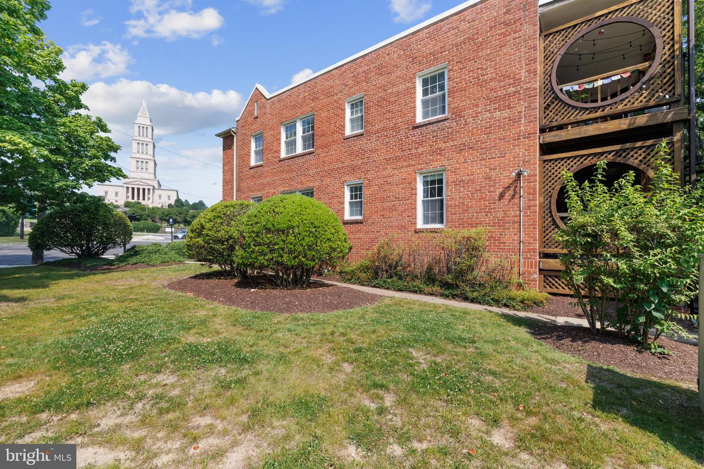 3 RUSSELL RD #3B, ALEXANDRIA, Virginia 22301, 2 Bedrooms Bedrooms, ,1 BathroomBathrooms,Residential,For sale,3 RUSSELL RD #3B,VAAX2045646 MLS # VAAX2045646