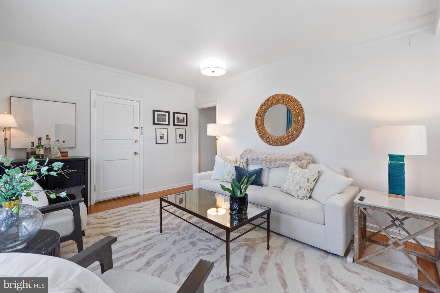 3 RUSSELL RD #3B, ALEXANDRIA, Virginia 22301, 2 Bedrooms Bedrooms, ,1 BathroomBathrooms,Residential,For sale,3 RUSSELL RD #3B,VAAX2045646 MLS # VAAX2045646