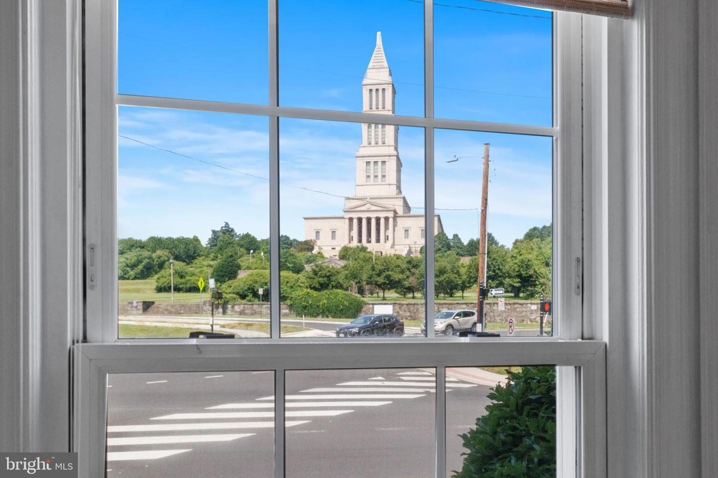 3 RUSSELL RD #3B, ALEXANDRIA, Virginia 22301, 2 Bedrooms Bedrooms, ,1 BathroomBathrooms,Residential,For sale,3 RUSSELL RD #3B,VAAX2045646 MLS # VAAX2045646