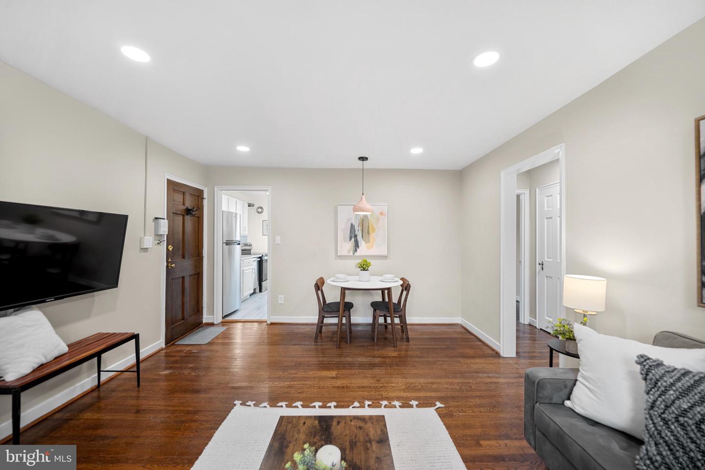 117 E GLEBE RD #C, ALEXANDRIA, Virginia 22305, 1 Bedroom Bedrooms, ,1 BathroomBathrooms,Residential,For sale,117 E GLEBE RD #C,VAAX2045768 MLS # VAAX2045768