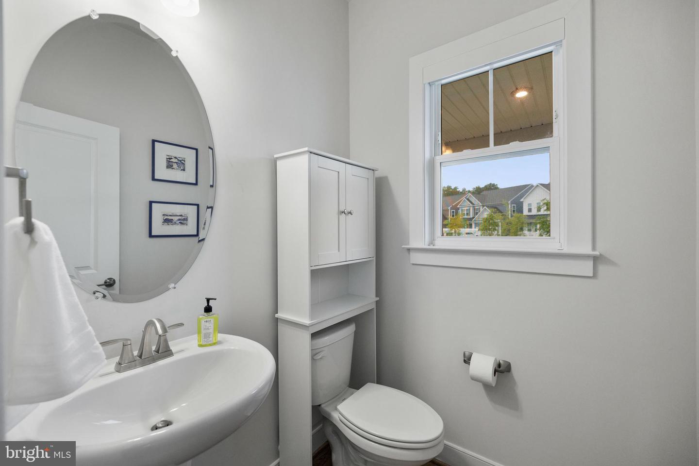 4635 WOOD GLEN RD, FAIRFAX, Virginia 22032, 5 Bedrooms Bedrooms, ,4 BathroomsBathrooms,Residential,For sale,4635 WOOD GLEN RD,VAFX2243760 MLS # VAFX2243760