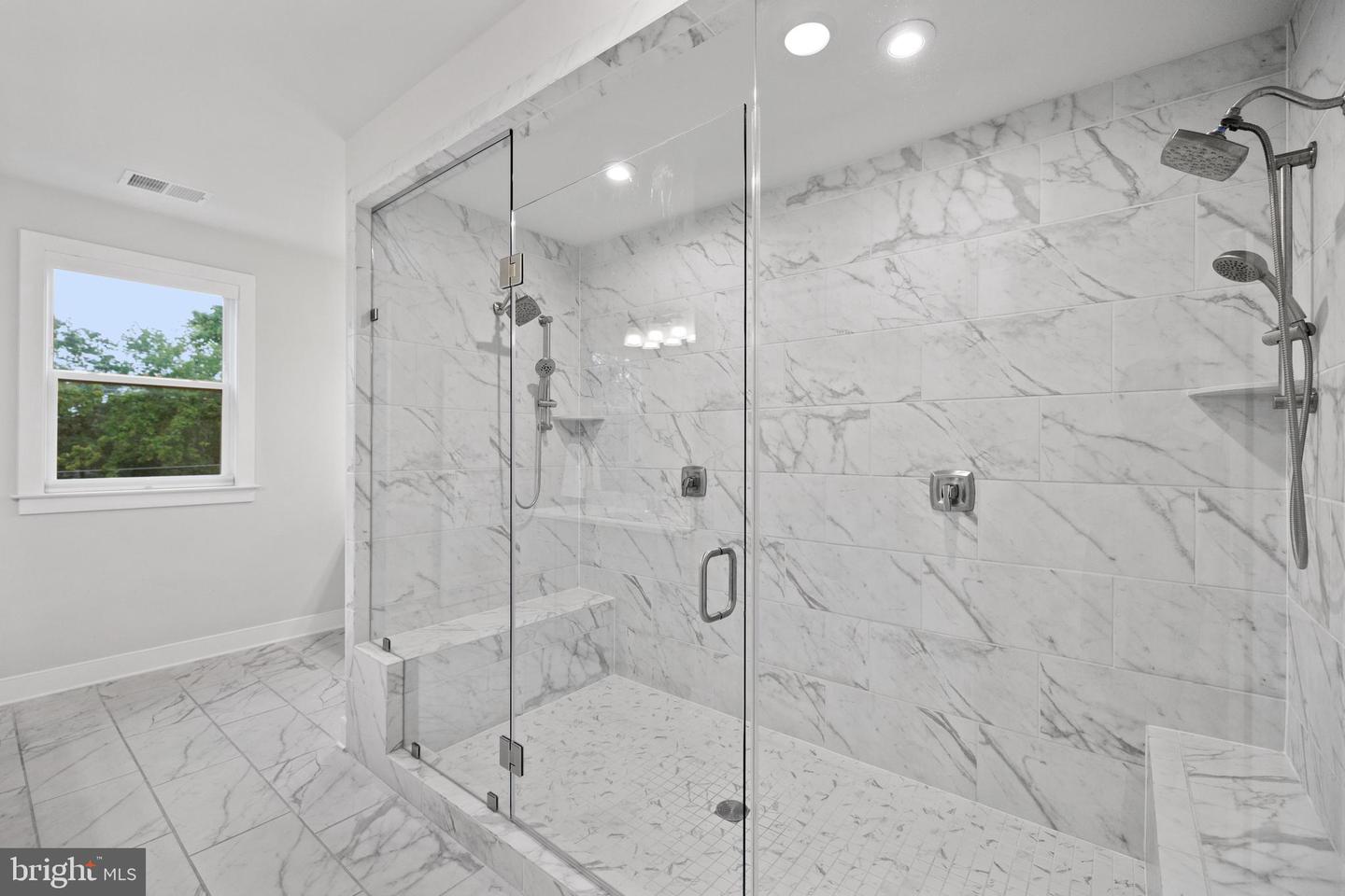 4635 WOOD GLEN RD, FAIRFAX, Virginia 22032, 5 Bedrooms Bedrooms, ,4 BathroomsBathrooms,Residential,For sale,4635 WOOD GLEN RD,VAFX2243760 MLS # VAFX2243760