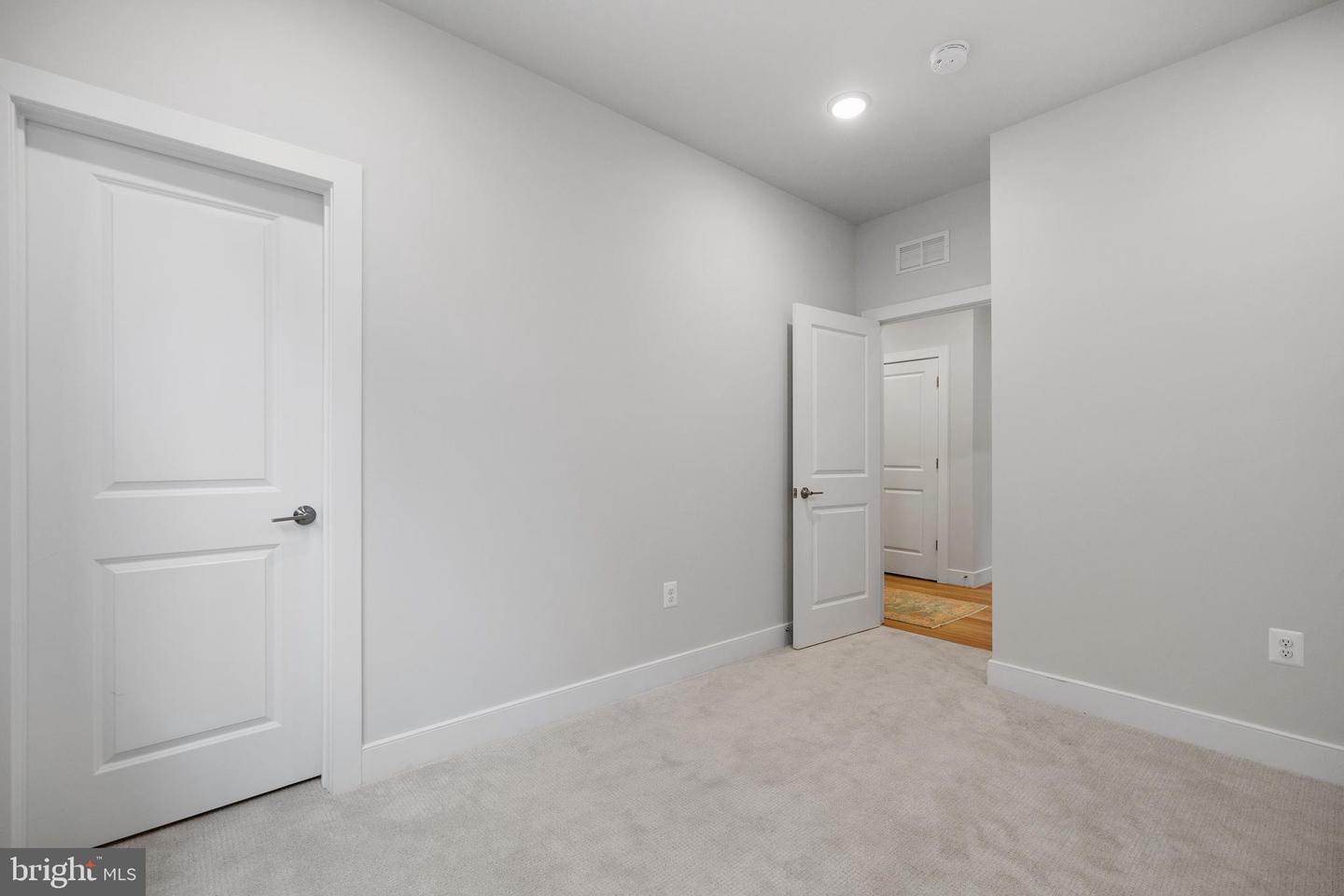4635 WOOD GLEN RD, FAIRFAX, Virginia 22032, 5 Bedrooms Bedrooms, ,4 BathroomsBathrooms,Residential,For sale,4635 WOOD GLEN RD,VAFX2243760 MLS # VAFX2243760