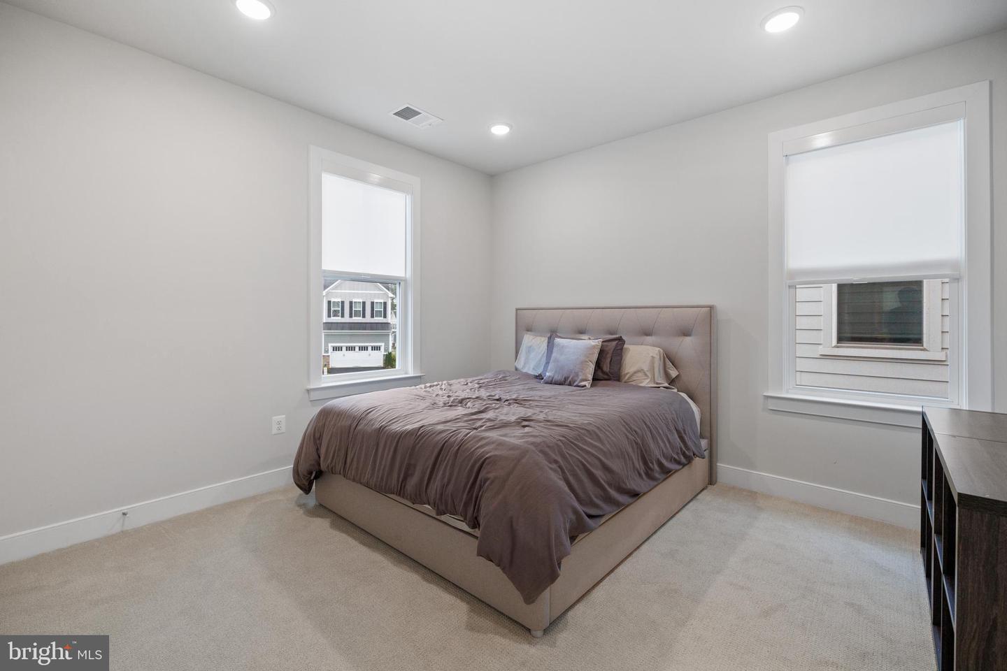 4635 WOOD GLEN RD, FAIRFAX, Virginia 22032, 5 Bedrooms Bedrooms, ,4 BathroomsBathrooms,Residential,For sale,4635 WOOD GLEN RD,VAFX2243760 MLS # VAFX2243760