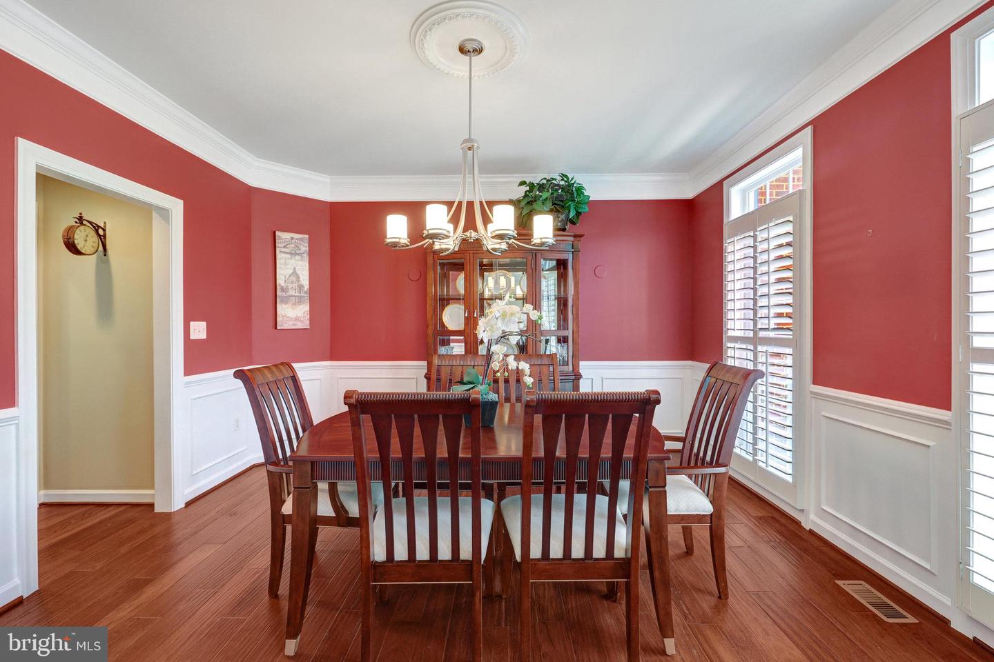 43313 JERPOINT CT, CHANTILLY, Virginia 20152, 4 Bedrooms Bedrooms, ,4 BathroomsBathrooms,Residential,For sale,43313 JERPOINT CT,VALO2098164 MLS # VALO2098164
