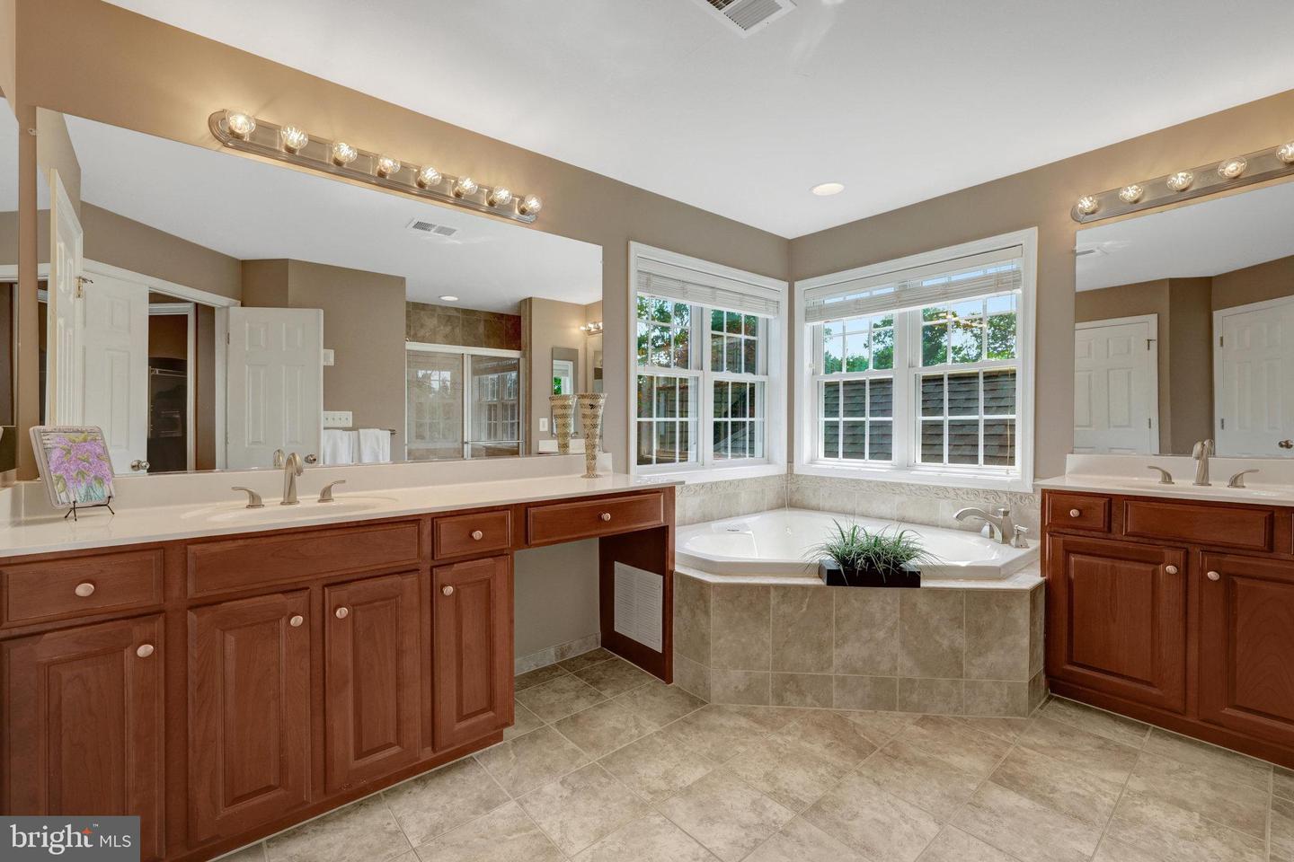 43313 JERPOINT CT, CHANTILLY, Virginia 20152, 4 Bedrooms Bedrooms, ,4 BathroomsBathrooms,Residential,For sale,43313 JERPOINT CT,VALO2098164 MLS # VALO2098164