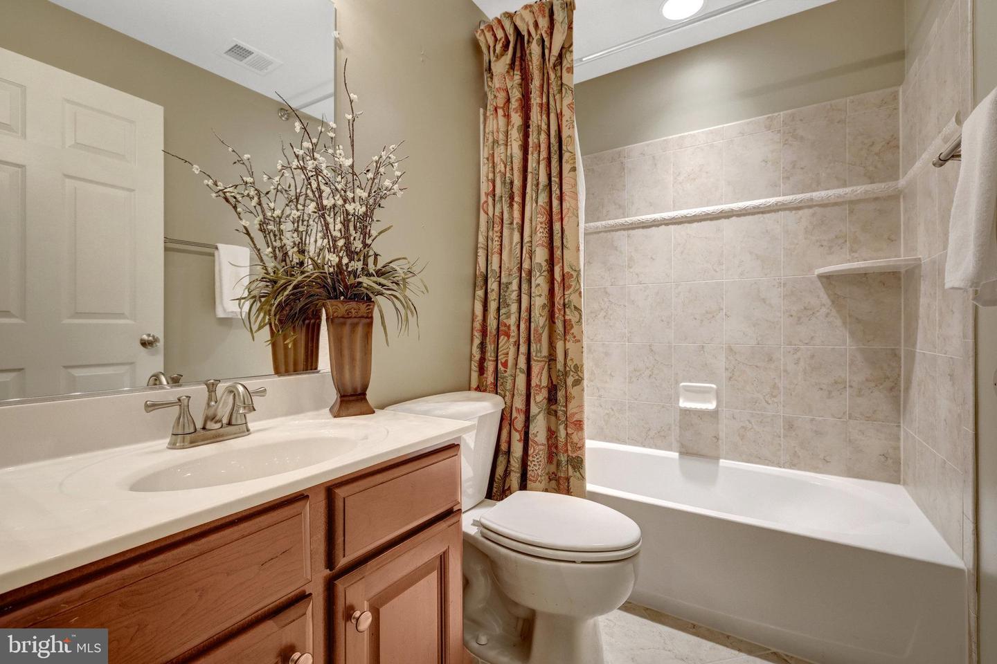43313 JERPOINT CT, CHANTILLY, Virginia 20152, 4 Bedrooms Bedrooms, ,4 BathroomsBathrooms,Residential,For sale,43313 JERPOINT CT,VALO2098164 MLS # VALO2098164