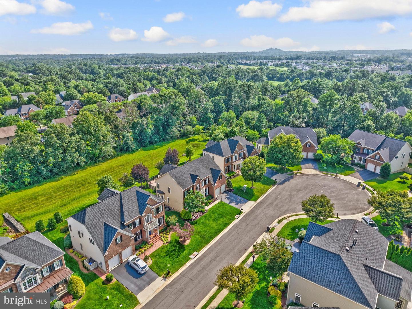 43313 JERPOINT CT, CHANTILLY, Virginia 20152, 4 Bedrooms Bedrooms, ,4 BathroomsBathrooms,Residential,For sale,43313 JERPOINT CT,VALO2098164 MLS # VALO2098164