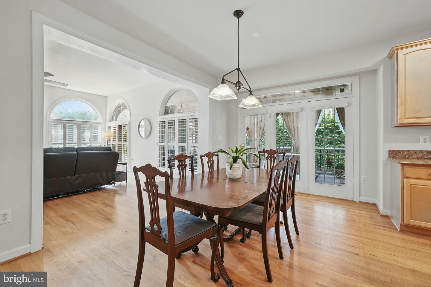 2108 TYSONS EXECUTIVE CT, DUNN LORING, Virginia 22027, 5 Bedrooms Bedrooms, ,4 BathroomsBathrooms,Residential,For sale,2108 TYSONS EXECUTIVE CT,VAFX2243870 MLS # VAFX2243870
