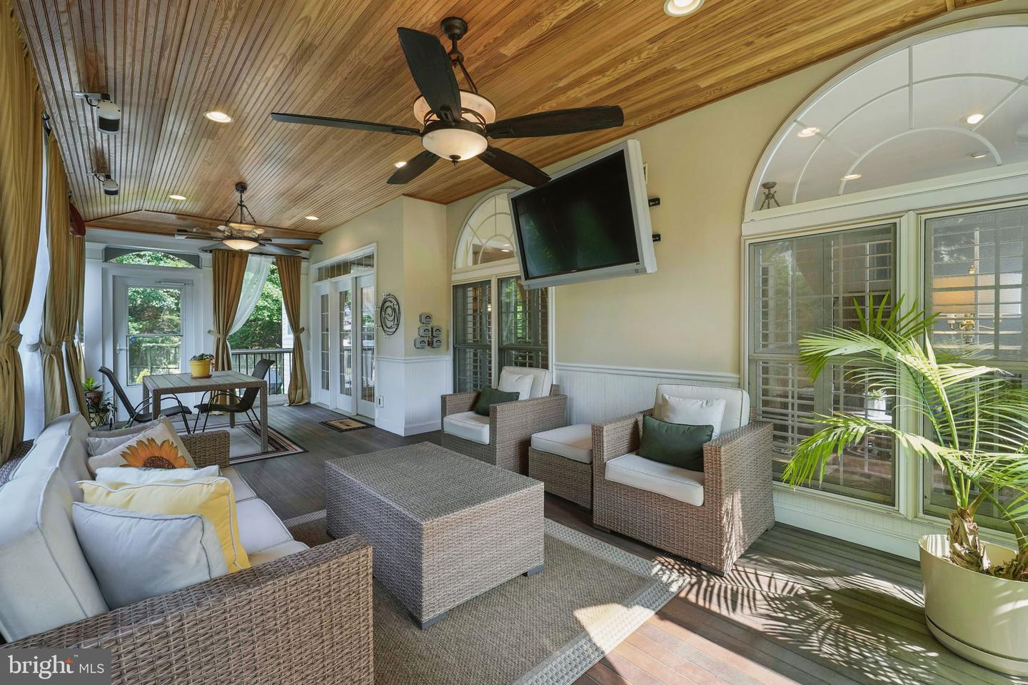 2108 TYSONS EXECUTIVE CT, DUNN LORING, Virginia 22027, 5 Bedrooms Bedrooms, ,4 BathroomsBathrooms,Residential,For sale,2108 TYSONS EXECUTIVE CT,VAFX2243870 MLS # VAFX2243870