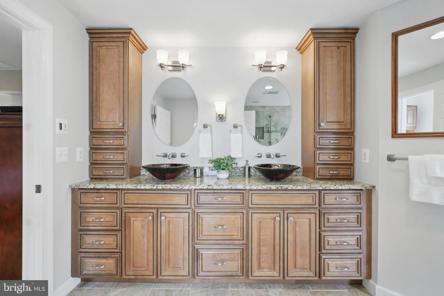 2108 TYSONS EXECUTIVE CT, DUNN LORING, Virginia 22027, 5 Bedrooms Bedrooms, ,4 BathroomsBathrooms,Residential,For sale,2108 TYSONS EXECUTIVE CT,VAFX2243870 MLS # VAFX2243870