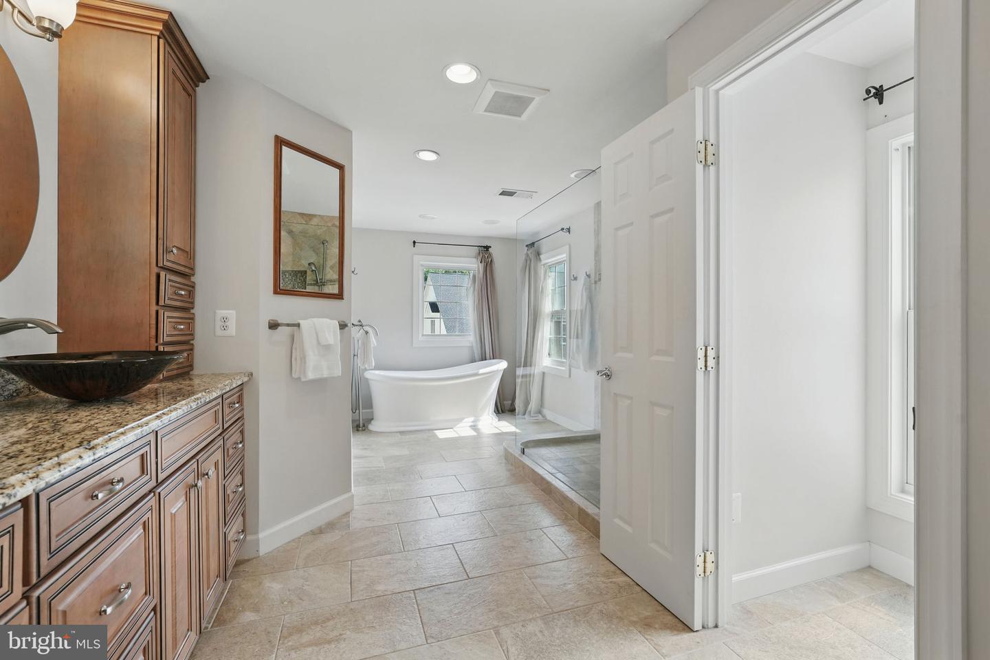2108 TYSONS EXECUTIVE CT, DUNN LORING, Virginia 22027, 5 Bedrooms Bedrooms, ,4 BathroomsBathrooms,Residential,For sale,2108 TYSONS EXECUTIVE CT,VAFX2243870 MLS # VAFX2243870