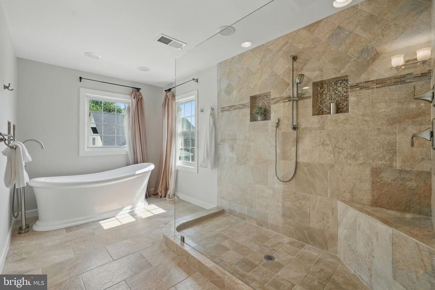 2108 TYSONS EXECUTIVE CT, DUNN LORING, Virginia 22027, 5 Bedrooms Bedrooms, ,4 BathroomsBathrooms,Residential,For sale,2108 TYSONS EXECUTIVE CT,VAFX2243870 MLS # VAFX2243870
