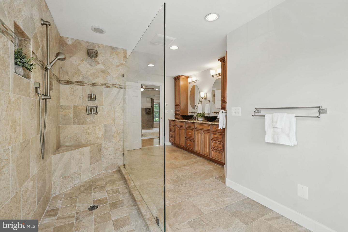 2108 TYSONS EXECUTIVE CT, DUNN LORING, Virginia 22027, 5 Bedrooms Bedrooms, ,4 BathroomsBathrooms,Residential,For sale,2108 TYSONS EXECUTIVE CT,VAFX2243870 MLS # VAFX2243870