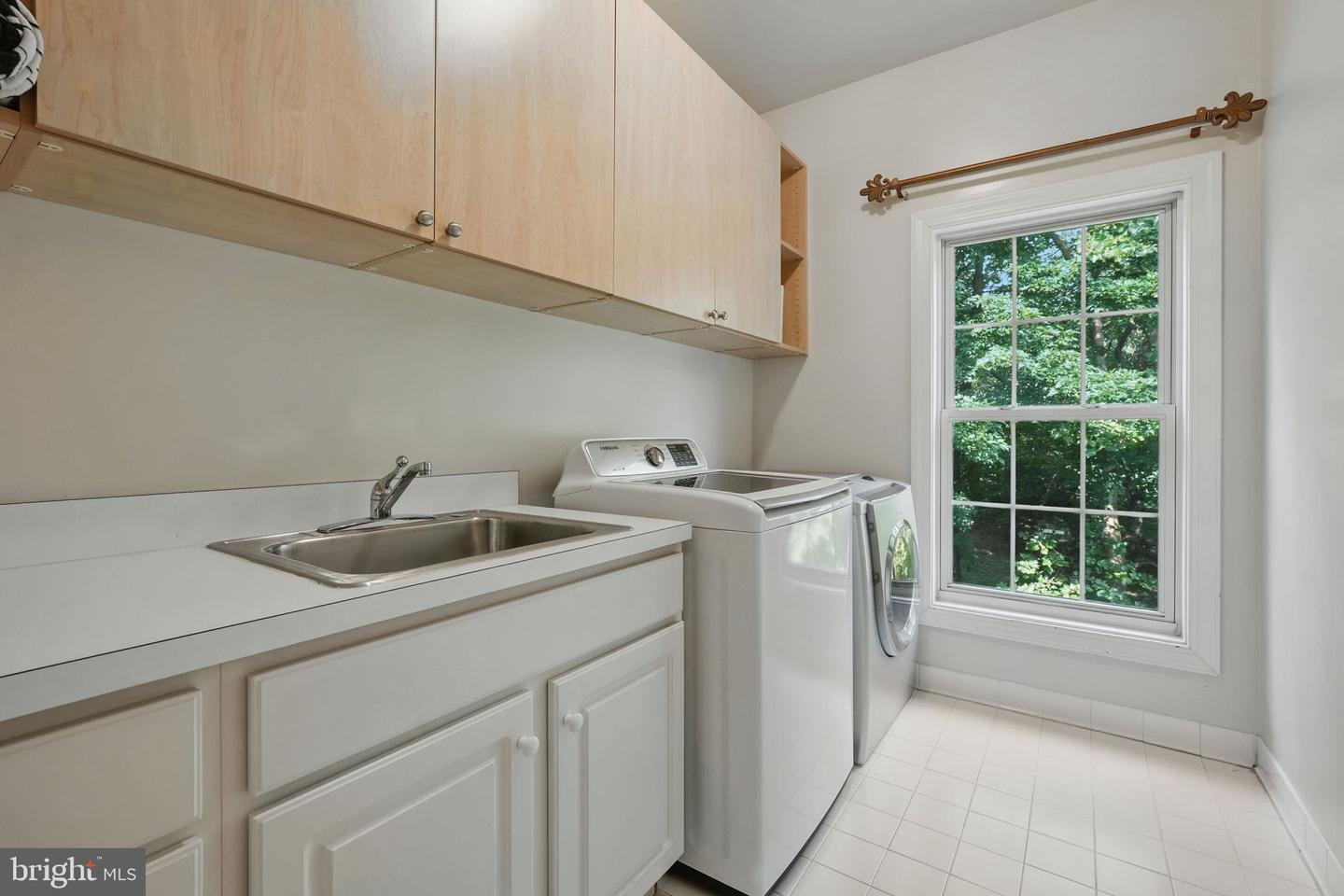 2108 TYSONS EXECUTIVE CT, DUNN LORING, Virginia 22027, 5 Bedrooms Bedrooms, ,4 BathroomsBathrooms,Residential,For sale,2108 TYSONS EXECUTIVE CT,VAFX2243870 MLS # VAFX2243870