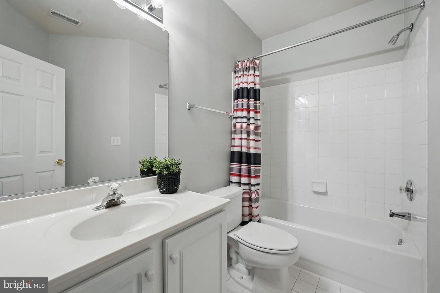 2108 TYSONS EXECUTIVE CT, DUNN LORING, Virginia 22027, 5 Bedrooms Bedrooms, ,4 BathroomsBathrooms,Residential,For sale,2108 TYSONS EXECUTIVE CT,VAFX2243870 MLS # VAFX2243870