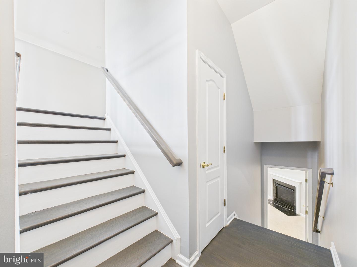 12241 STOCKTON TEES LN, FAIRFAX, Virginia 22030, 3 Bedrooms Bedrooms, ,3 BathroomsBathrooms,Residential,For sale,12241 STOCKTON TEES LN,VAFX2244132 MLS # VAFX2244132