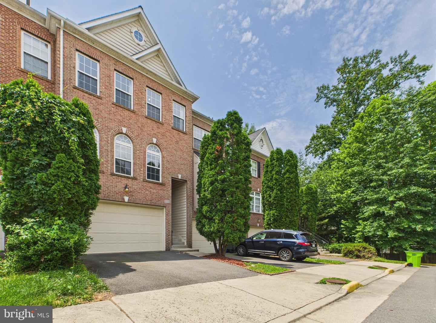 12241 STOCKTON TEES LN, FAIRFAX, Virginia 22030, 3 Bedrooms Bedrooms, ,3 BathroomsBathrooms,Residential,For sale,12241 STOCKTON TEES LN,VAFX2244132 MLS # VAFX2244132