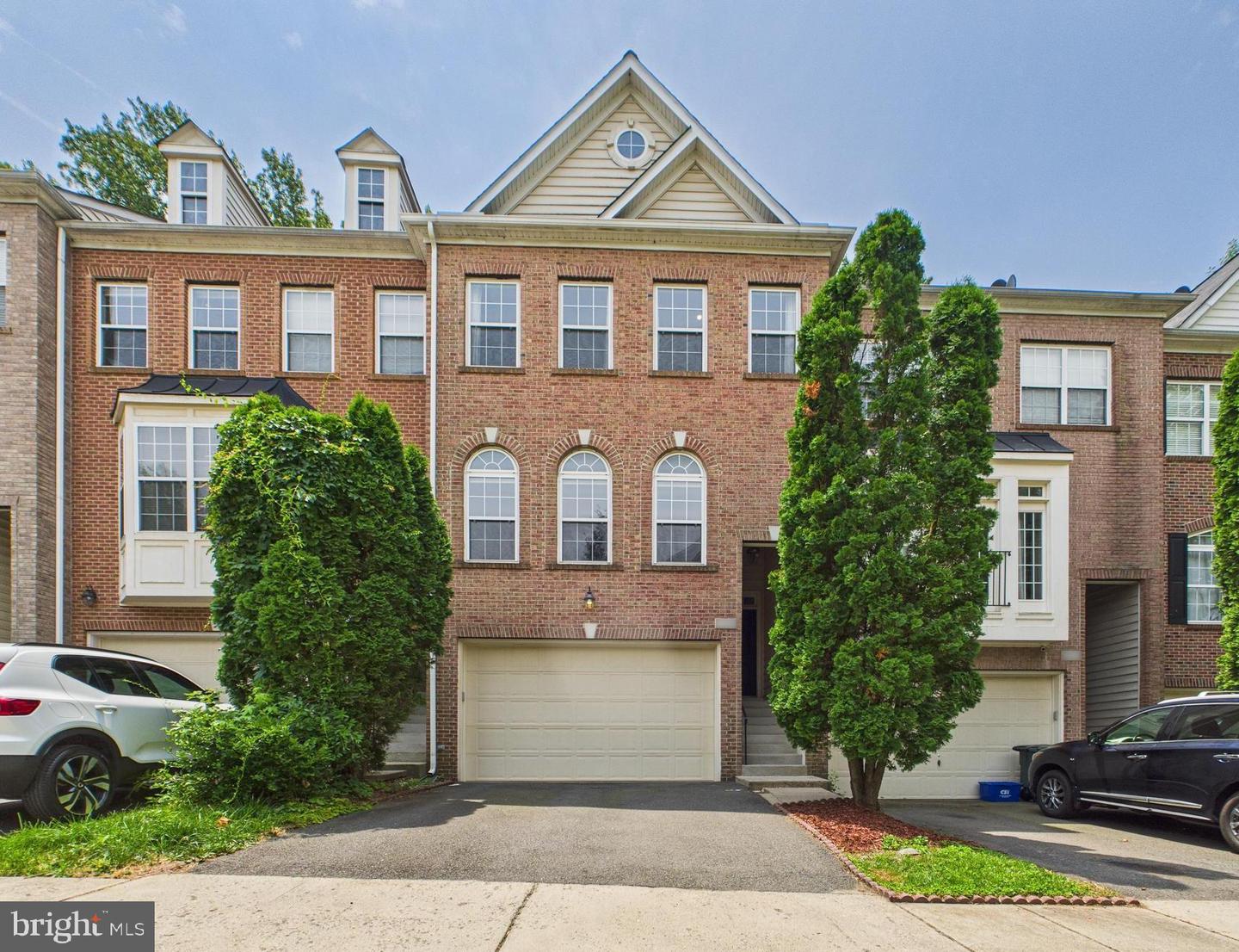 12241 STOCKTON TEES LN, FAIRFAX, Virginia 22030, 3 Bedrooms Bedrooms, ,3 BathroomsBathrooms,Residential,For sale,12241 STOCKTON TEES LN,VAFX2244132 MLS # VAFX2244132