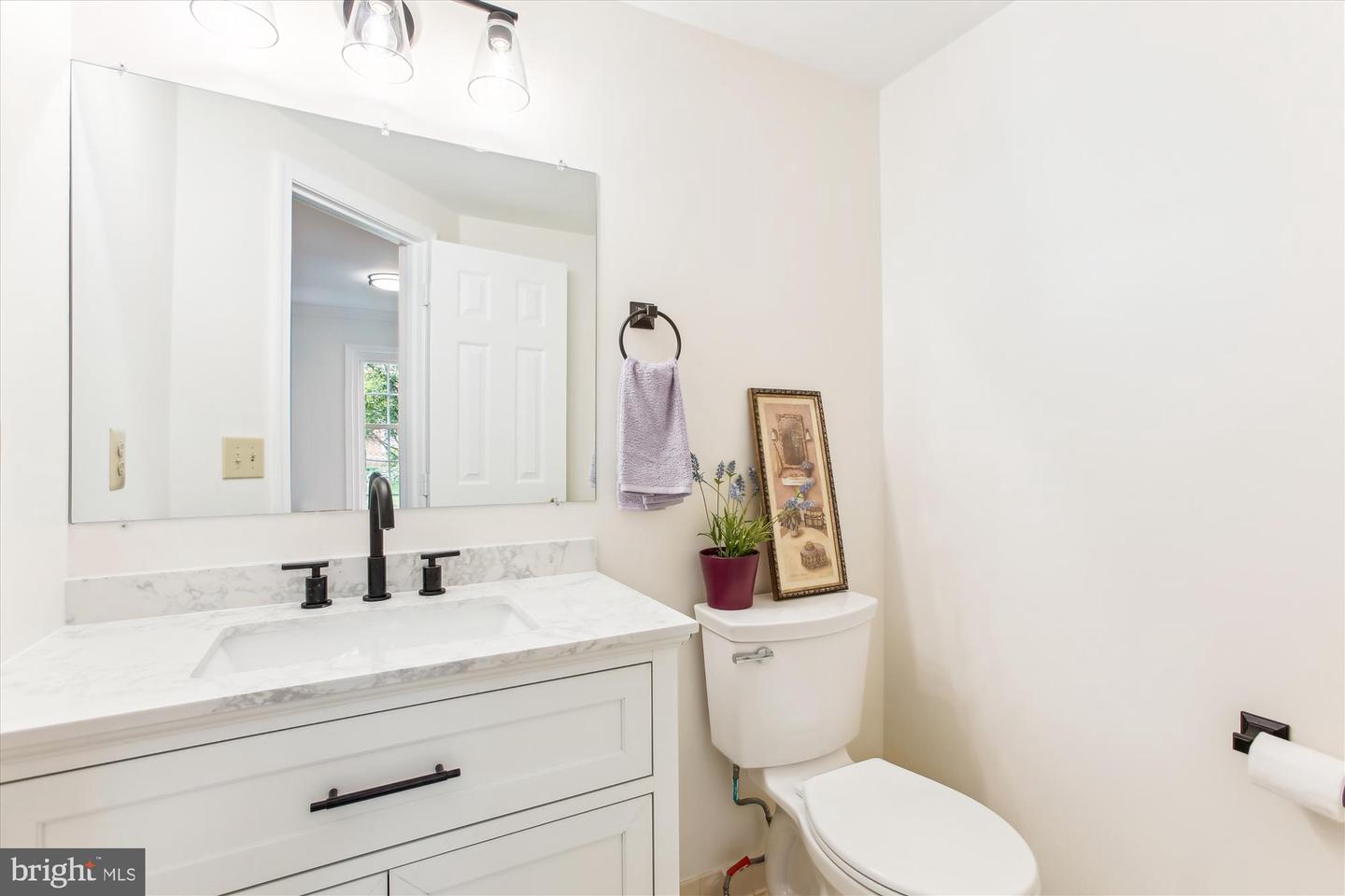 6584 FORSYTHIA ST, SPRINGFIELD, Virginia 22150, 3 Bedrooms Bedrooms, ,3 BathroomsBathrooms,Residential,For sale,6584 FORSYTHIA ST,VAFX2244200 MLS # VAFX2244200