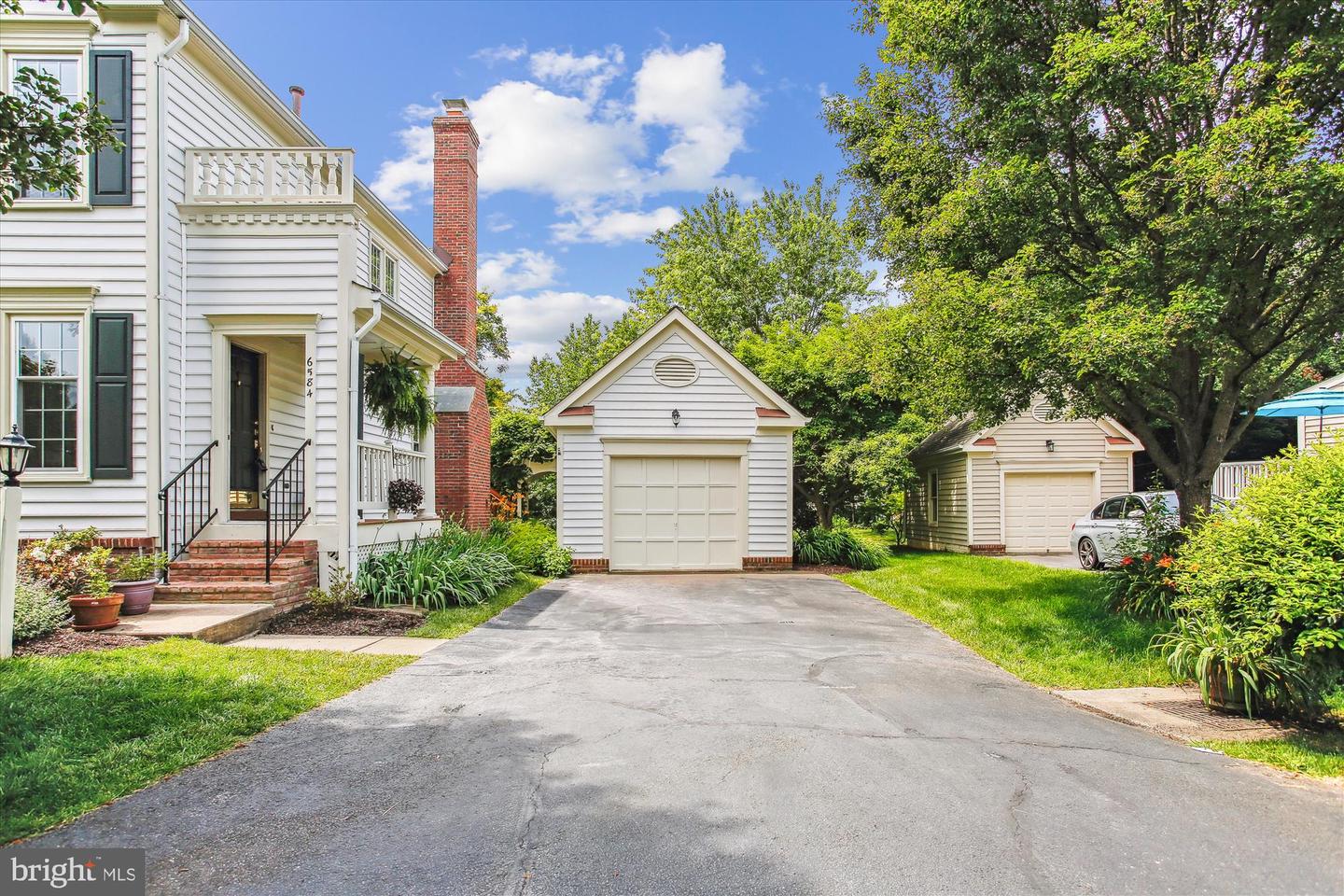 6584 FORSYTHIA ST, SPRINGFIELD, Virginia 22150, 3 Bedrooms Bedrooms, ,3 BathroomsBathrooms,Residential,For sale,6584 FORSYTHIA ST,VAFX2244200 MLS # VAFX2244200