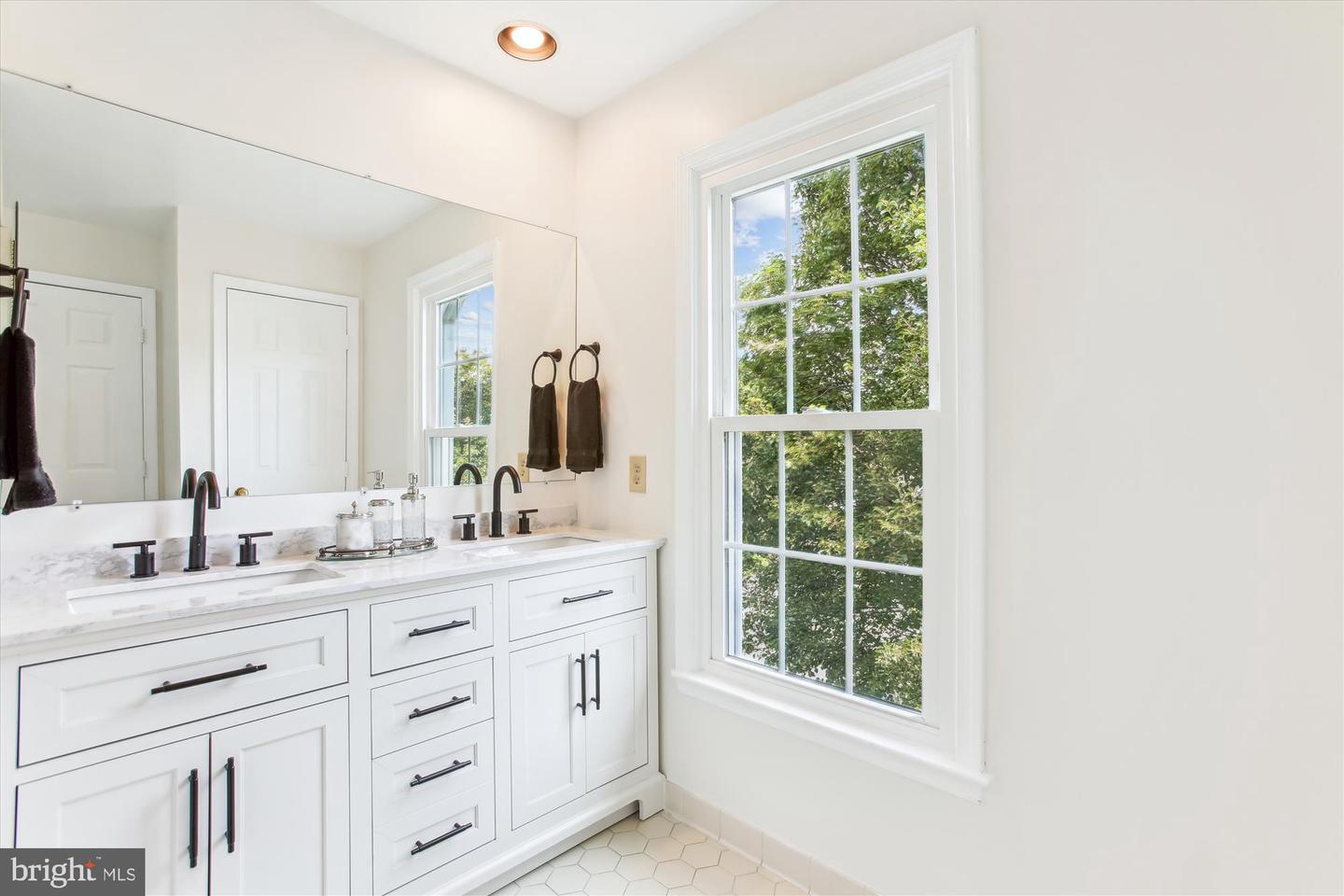 6584 FORSYTHIA ST, SPRINGFIELD, Virginia 22150, 3 Bedrooms Bedrooms, ,3 BathroomsBathrooms,Residential,For sale,6584 FORSYTHIA ST,VAFX2244200 MLS # VAFX2244200