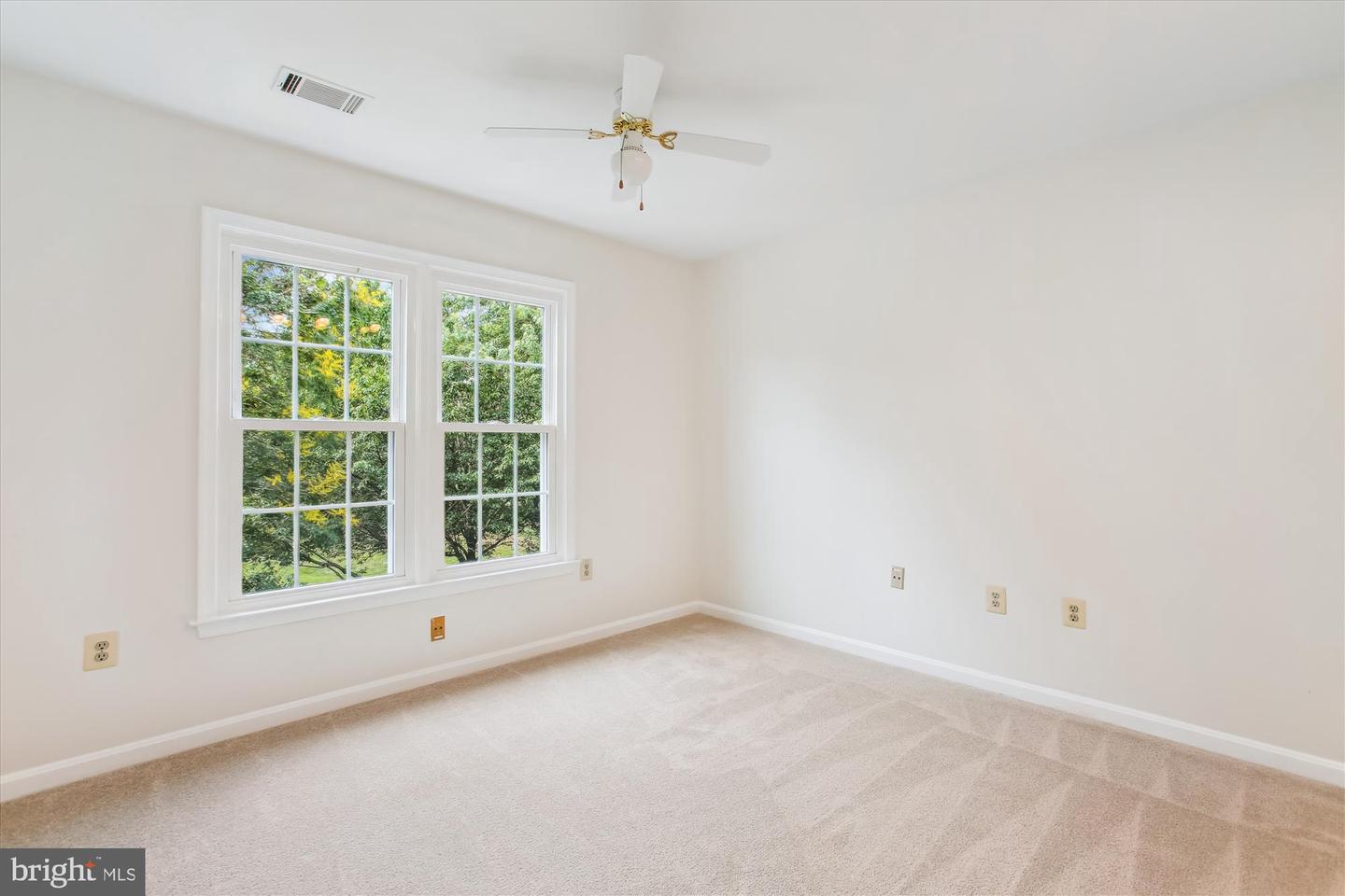 6584 FORSYTHIA ST, SPRINGFIELD, Virginia 22150, 3 Bedrooms Bedrooms, ,3 BathroomsBathrooms,Residential,For sale,6584 FORSYTHIA ST,VAFX2244200 MLS # VAFX2244200