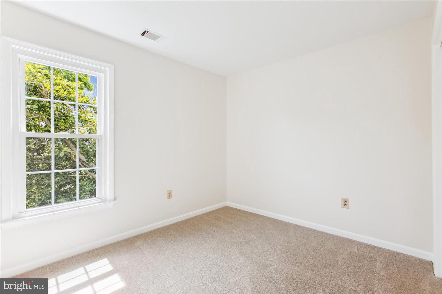 6584 FORSYTHIA ST, SPRINGFIELD, Virginia 22150, 3 Bedrooms Bedrooms, ,3 BathroomsBathrooms,Residential,For sale,6584 FORSYTHIA ST,VAFX2244200 MLS # VAFX2244200