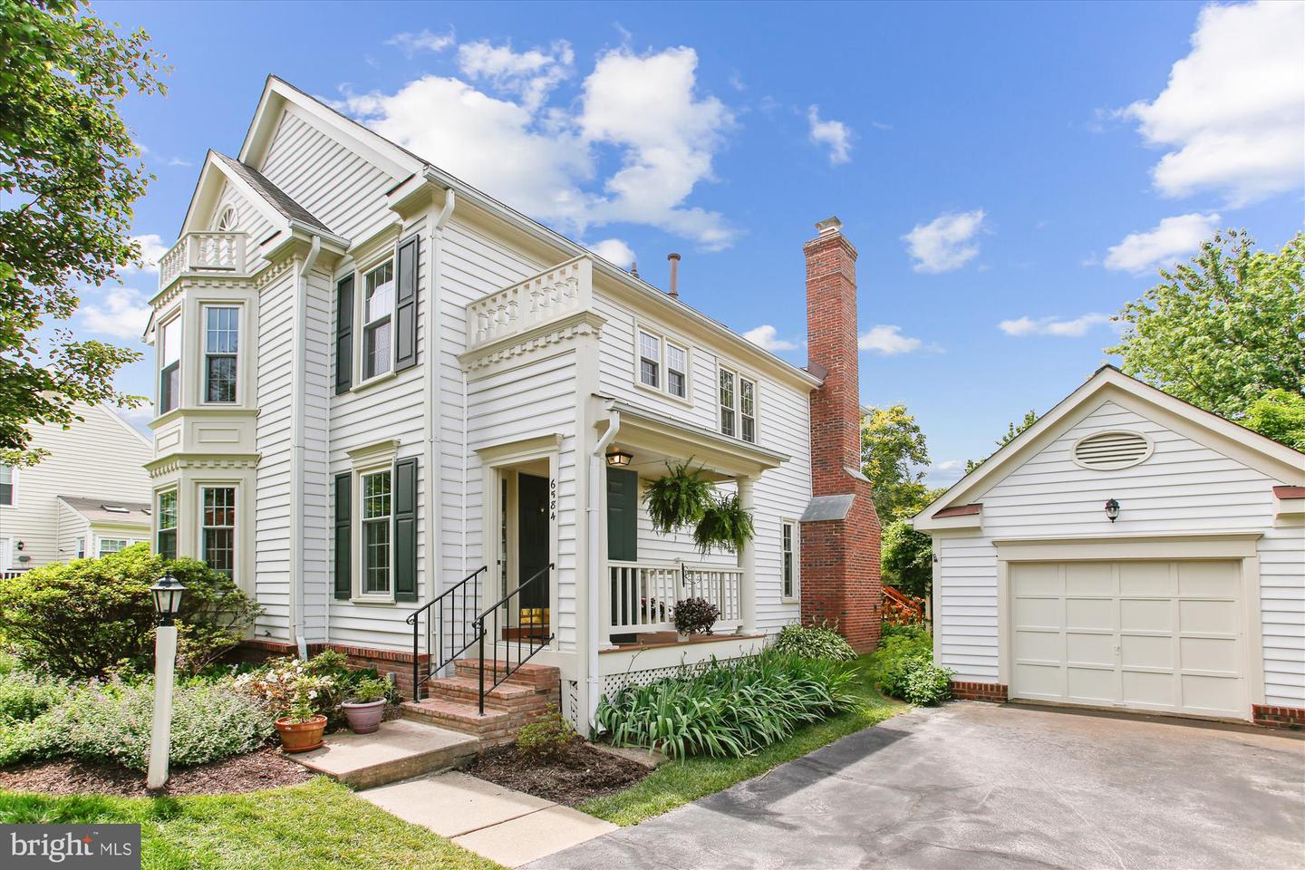 6584 FORSYTHIA ST, SPRINGFIELD, Virginia 22150, 3 Bedrooms Bedrooms, ,3 BathroomsBathrooms,Residential,For sale,6584 FORSYTHIA ST,VAFX2244200 MLS # VAFX2244200