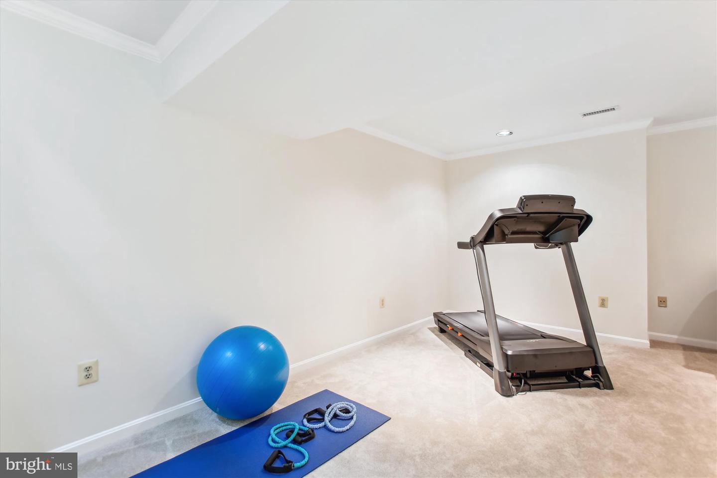 6584 FORSYTHIA ST, SPRINGFIELD, Virginia 22150, 3 Bedrooms Bedrooms, ,3 BathroomsBathrooms,Residential,For sale,6584 FORSYTHIA ST,VAFX2244200 MLS # VAFX2244200