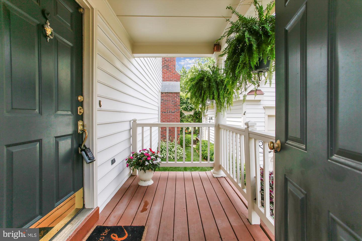 6584 FORSYTHIA ST, SPRINGFIELD, Virginia 22150, 3 Bedrooms Bedrooms, ,3 BathroomsBathrooms,Residential,For sale,6584 FORSYTHIA ST,VAFX2244200 MLS # VAFX2244200