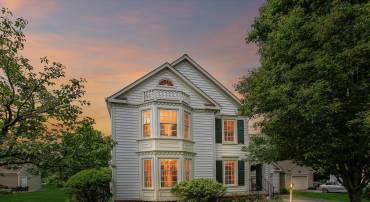 6584 FORSYTHIA ST, SPRINGFIELD, Virginia 22150, 3 Bedrooms Bedrooms, ,3 BathroomsBathrooms,Residential,For sale,6584 FORSYTHIA ST,VAFX2244200 MLS # VAFX2244200