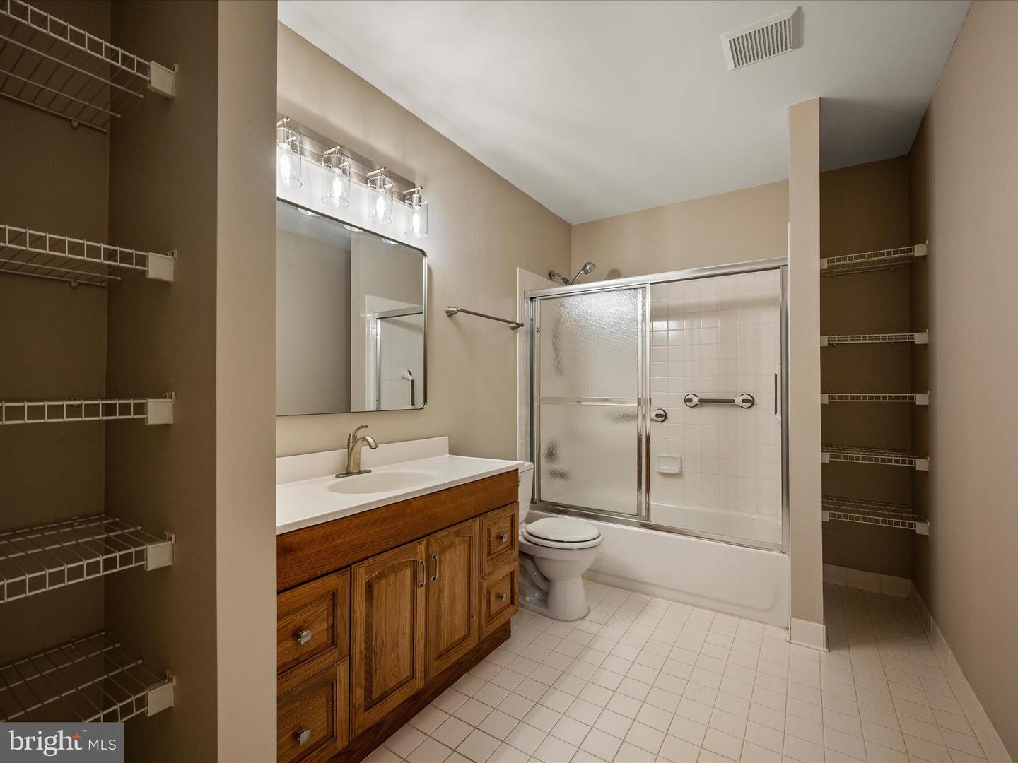 21526 GOLDEN AUTUMN PL, BROADLANDS, Virginia 20148, 4 Bedrooms Bedrooms, ,3 BathroomsBathrooms,Residential,For sale,21526 GOLDEN AUTUMN PL,VALO2098386 MLS # VALO2098386