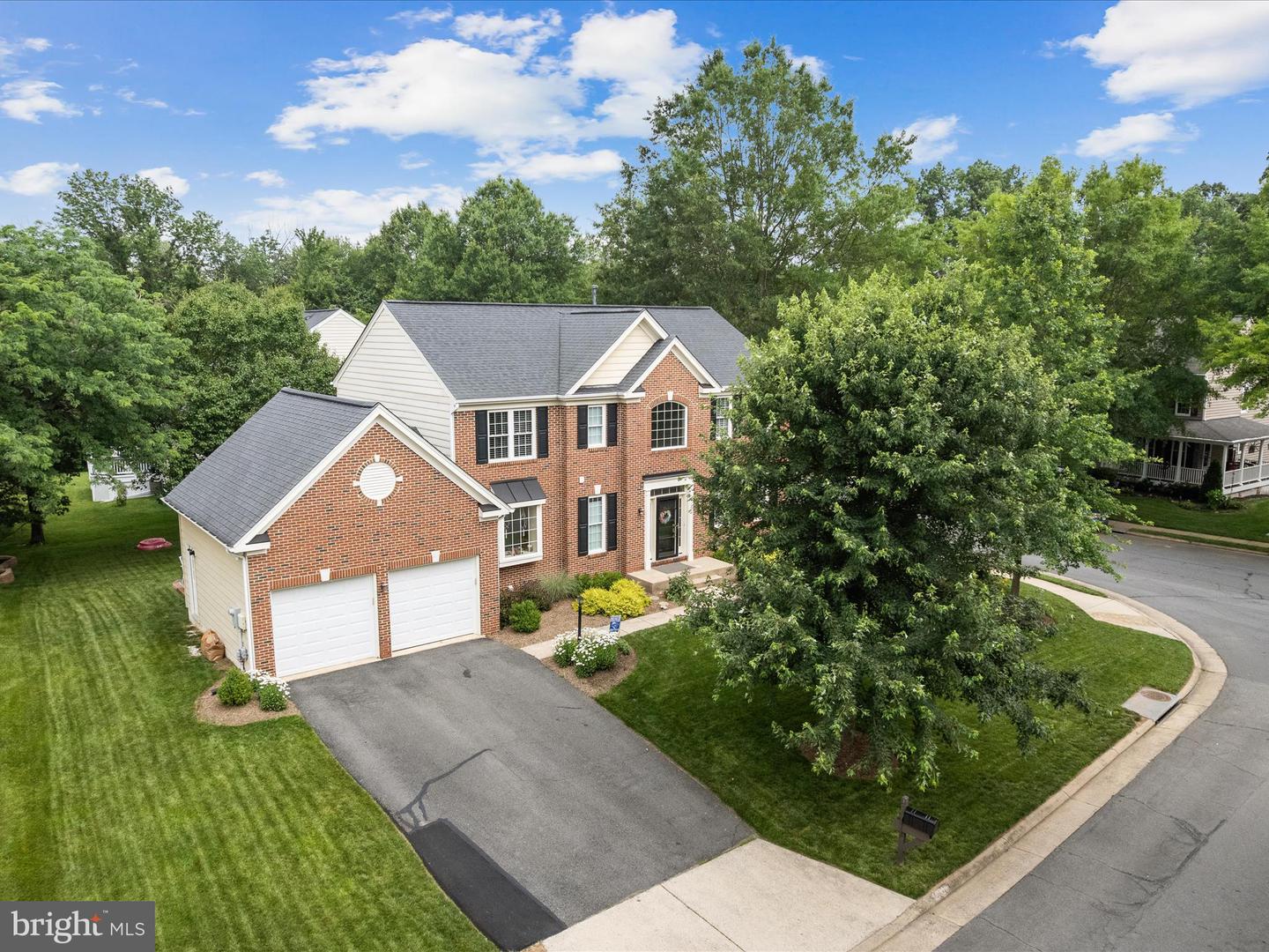 21526 GOLDEN AUTUMN PL, BROADLANDS, Virginia 20148, 4 Bedrooms Bedrooms, ,3 BathroomsBathrooms,Residential,For sale,21526 GOLDEN AUTUMN PL,VALO2098386 MLS # VALO2098386