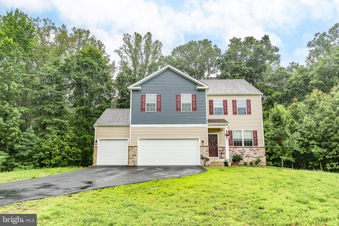 141 LIVINGWOOD CT, FREDERICKSBURG, Virginia 22405, 4 Bedrooms Bedrooms, ,2 BathroomsBathrooms,Residential,For sale,141 LIVINGWOOD CT,VAST2039380 MLS # VAST2039380