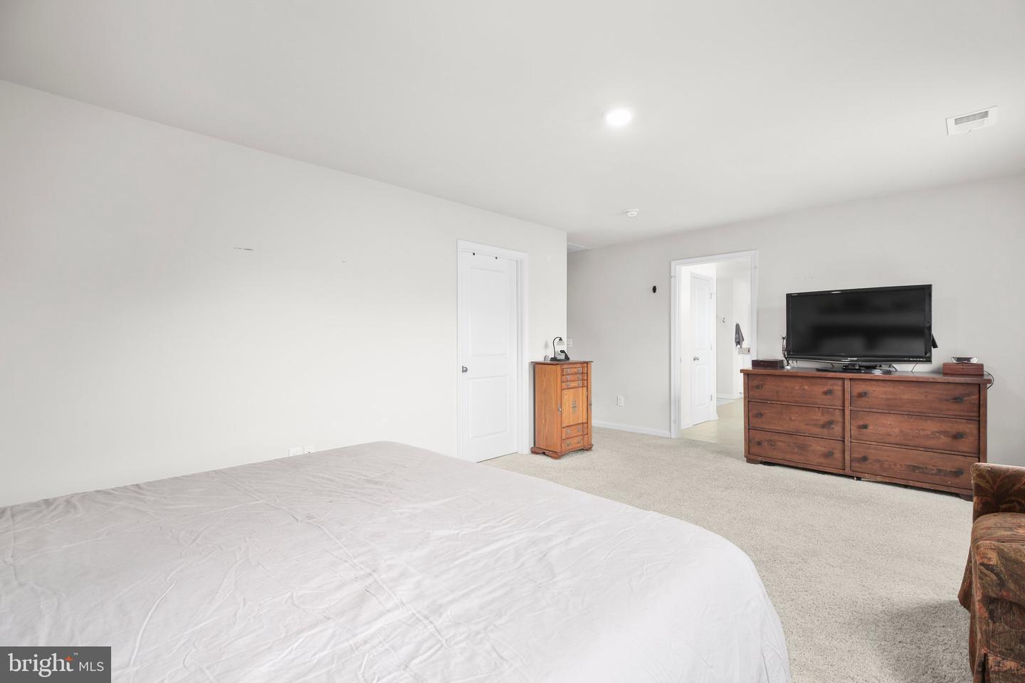 141 LIVINGWOOD CT, FREDERICKSBURG, Virginia 22405, 4 Bedrooms Bedrooms, ,2 BathroomsBathrooms,Residential,For sale,141 LIVINGWOOD CT,VAST2039380 MLS # VAST2039380