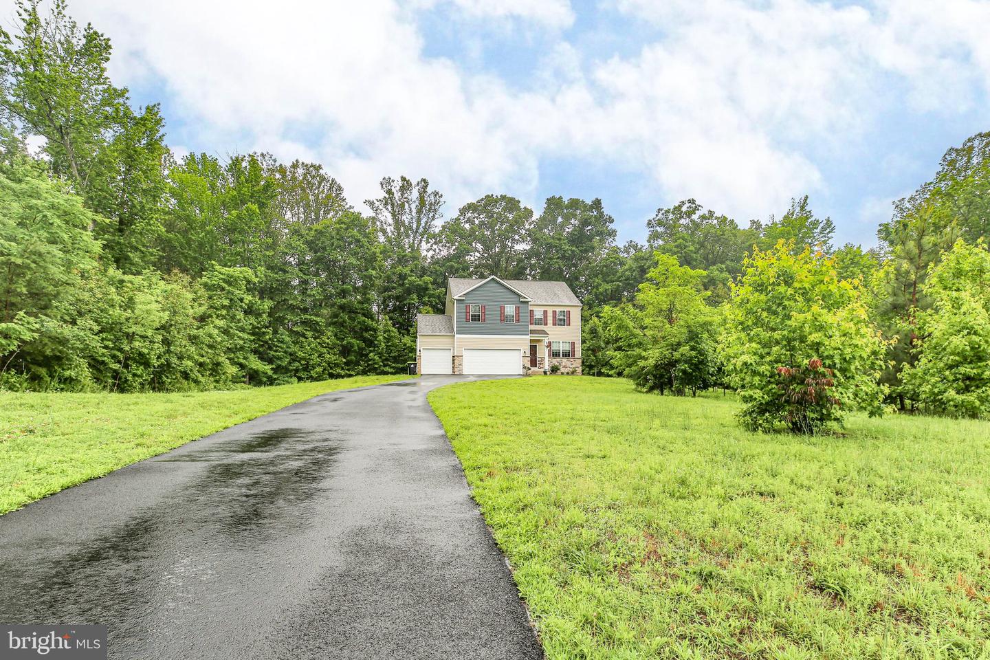 141 LIVINGWOOD CT, FREDERICKSBURG, Virginia 22405, 4 Bedrooms Bedrooms, ,2 BathroomsBathrooms,Residential,For sale,141 LIVINGWOOD CT,VAST2039380 MLS # VAST2039380