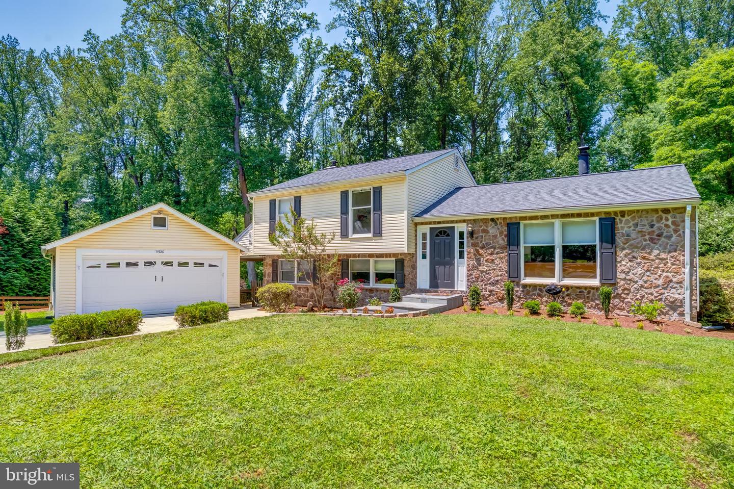 11926 APPLING VALLEY RD, FAIRFAX, Virginia 22030, 3 Bedrooms Bedrooms, ,2 BathroomsBathrooms,Residential,For sale,11926 APPLING VALLEY RD,VAFX2245026 MLS # VAFX2245026