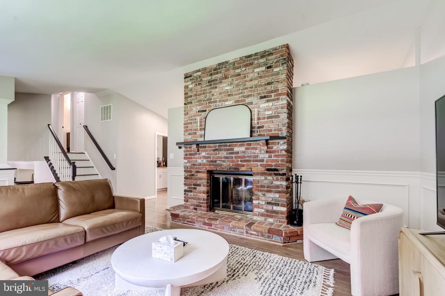 11926 APPLING VALLEY RD, FAIRFAX, Virginia 22030, 3 Bedrooms Bedrooms, ,2 BathroomsBathrooms,Residential,For sale,11926 APPLING VALLEY RD,VAFX2245026 MLS # VAFX2245026