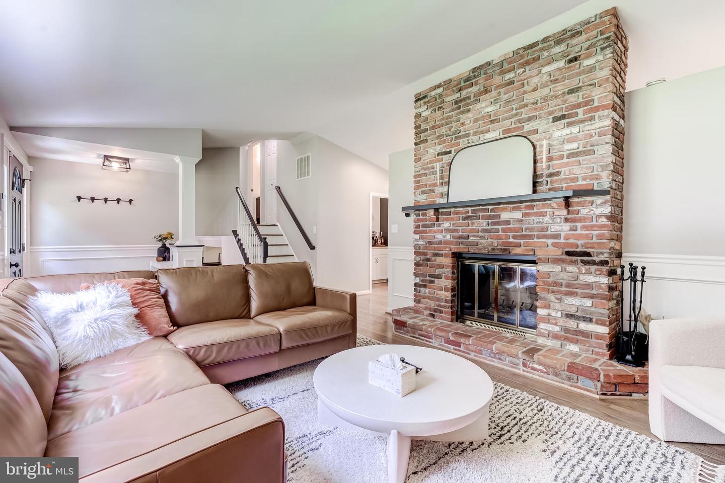 11926 APPLING VALLEY RD, FAIRFAX, Virginia 22030, 3 Bedrooms Bedrooms, ,2 BathroomsBathrooms,Residential,For sale,11926 APPLING VALLEY RD,VAFX2245026 MLS # VAFX2245026