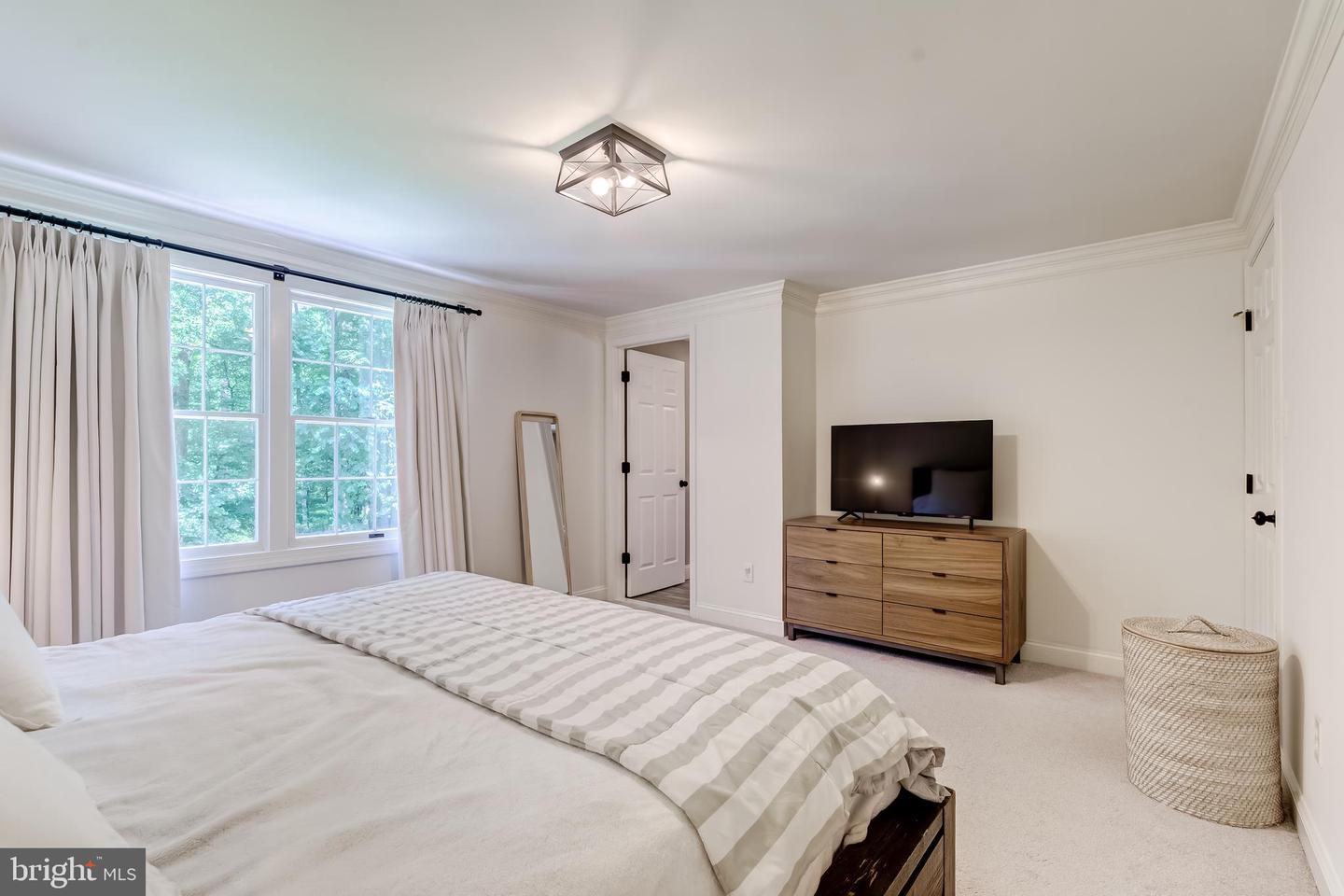 11926 APPLING VALLEY RD, FAIRFAX, Virginia 22030, 3 Bedrooms Bedrooms, ,2 BathroomsBathrooms,Residential,For sale,11926 APPLING VALLEY RD,VAFX2245026 MLS # VAFX2245026