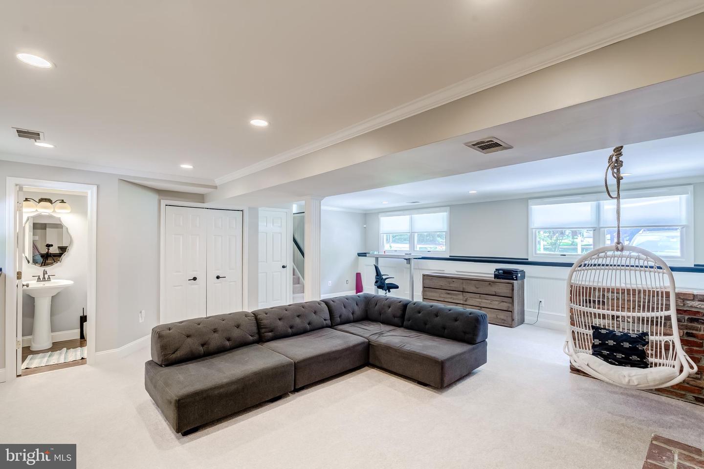 11926 APPLING VALLEY RD, FAIRFAX, Virginia 22030, 3 Bedrooms Bedrooms, ,2 BathroomsBathrooms,Residential,For sale,11926 APPLING VALLEY RD,VAFX2245026 MLS # VAFX2245026