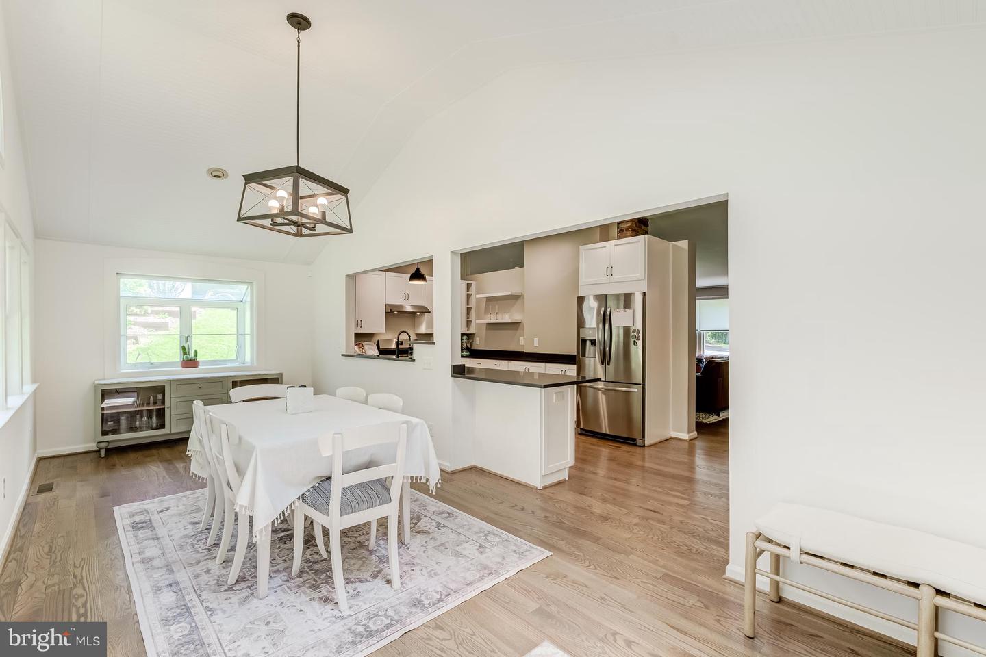 11926 APPLING VALLEY RD, FAIRFAX, Virginia 22030, 3 Bedrooms Bedrooms, ,2 BathroomsBathrooms,Residential,For sale,11926 APPLING VALLEY RD,VAFX2245026 MLS # VAFX2245026