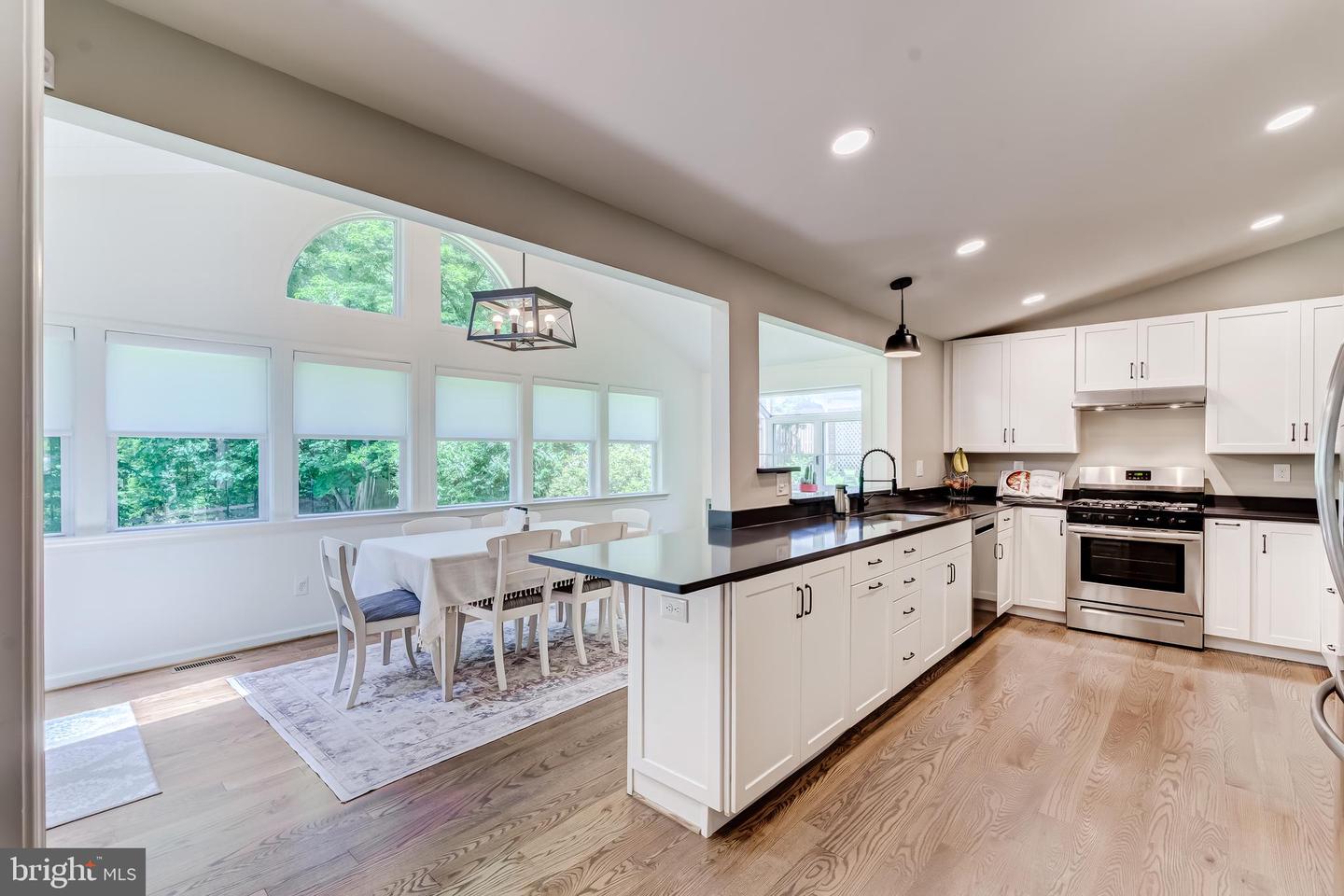 11926 APPLING VALLEY RD, FAIRFAX, Virginia 22030, 3 Bedrooms Bedrooms, ,2 BathroomsBathrooms,Residential,For sale,11926 APPLING VALLEY RD,VAFX2245026 MLS # VAFX2245026