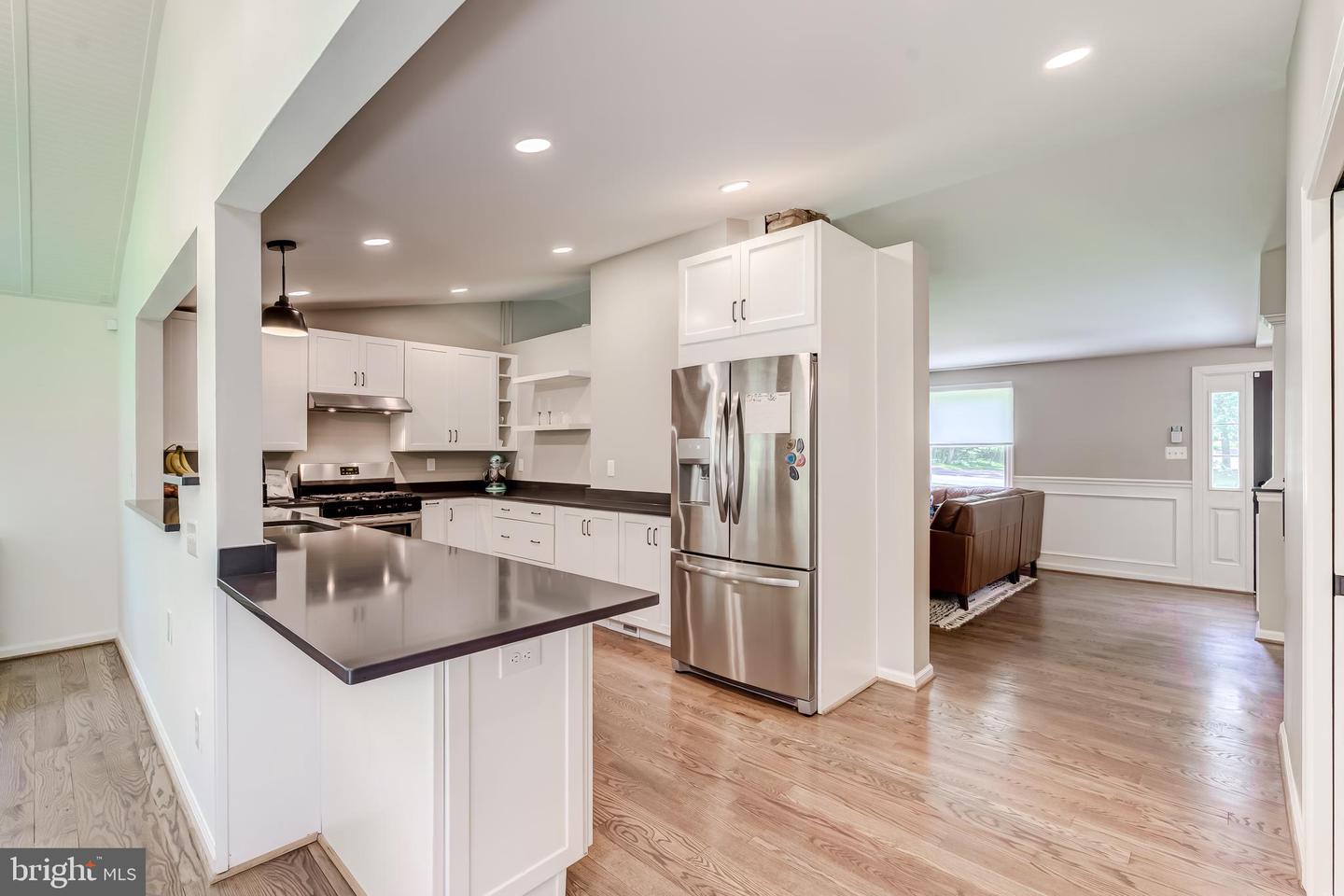 11926 APPLING VALLEY RD, FAIRFAX, Virginia 22030, 3 Bedrooms Bedrooms, ,2 BathroomsBathrooms,Residential,For sale,11926 APPLING VALLEY RD,VAFX2245026 MLS # VAFX2245026