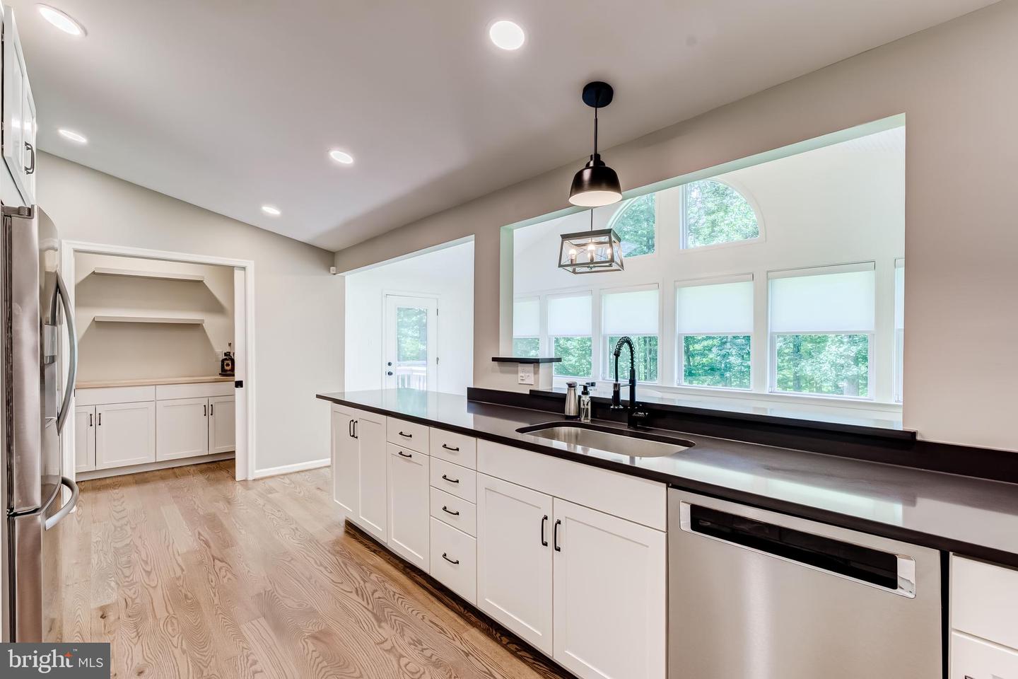11926 APPLING VALLEY RD, FAIRFAX, Virginia 22030, 3 Bedrooms Bedrooms, ,2 BathroomsBathrooms,Residential,For sale,11926 APPLING VALLEY RD,VAFX2245026 MLS # VAFX2245026