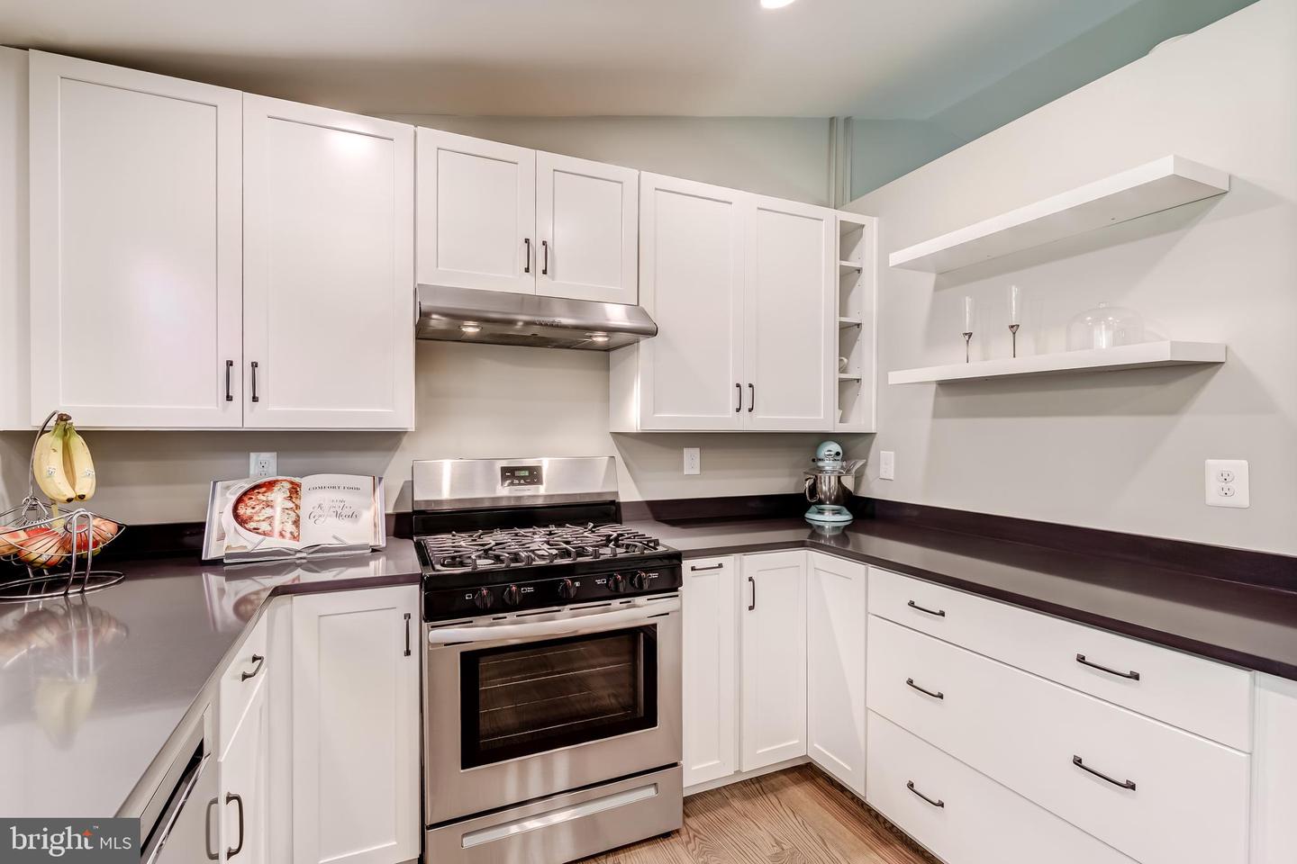 11926 APPLING VALLEY RD, FAIRFAX, Virginia 22030, 3 Bedrooms Bedrooms, ,2 BathroomsBathrooms,Residential,For sale,11926 APPLING VALLEY RD,VAFX2245026 MLS # VAFX2245026