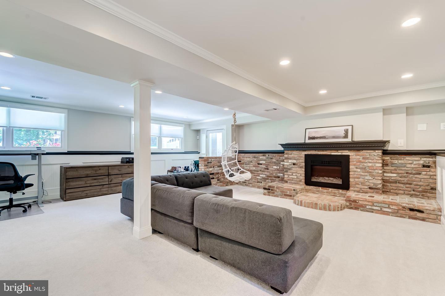 11926 APPLING VALLEY RD, FAIRFAX, Virginia 22030, 3 Bedrooms Bedrooms, ,2 BathroomsBathrooms,Residential,For sale,11926 APPLING VALLEY RD,VAFX2245026 MLS # VAFX2245026