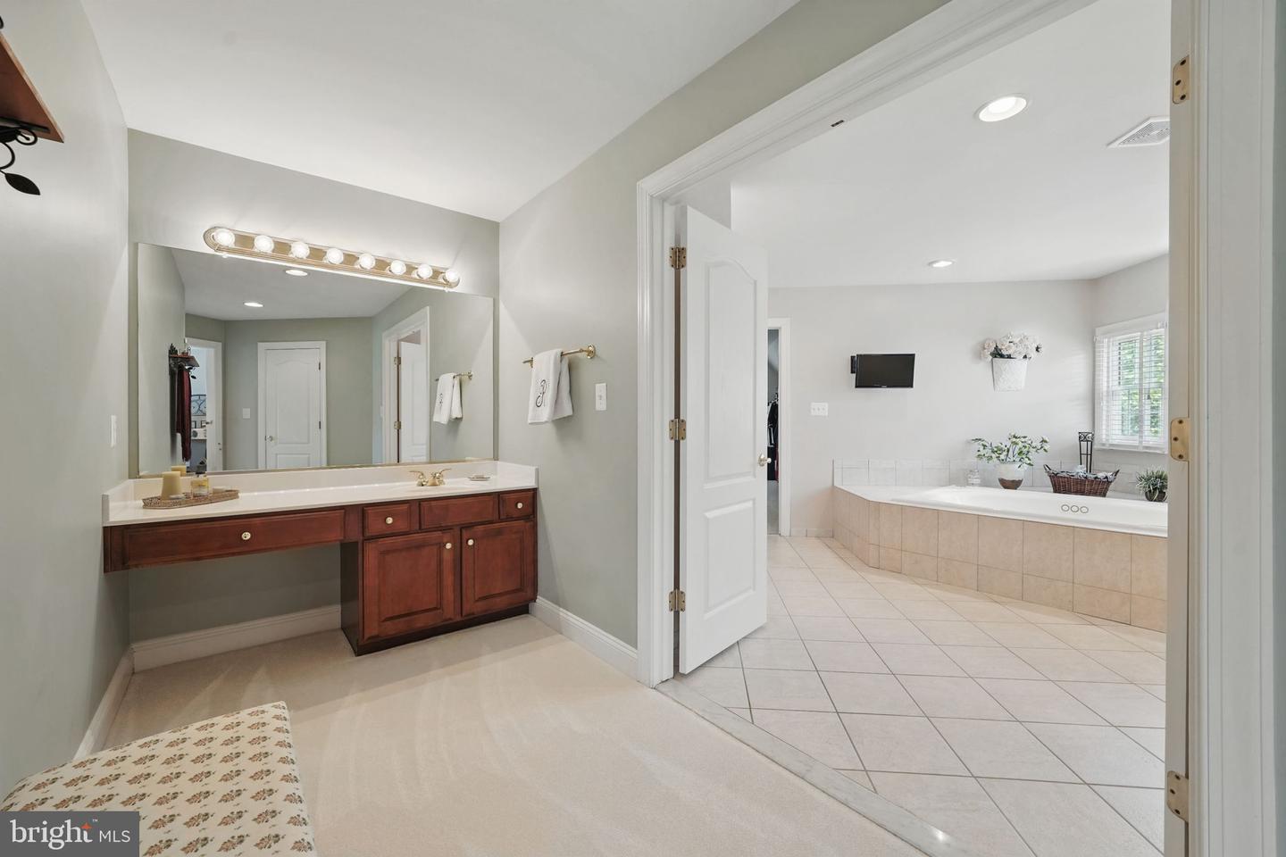 40755 LENAH RUN CIR, ALDIE, Virginia 20105, 7 Bedrooms Bedrooms, ,4 BathroomsBathrooms,Residential,For sale,40755 LENAH RUN CIR,VALO2098702 MLS # VALO2098702